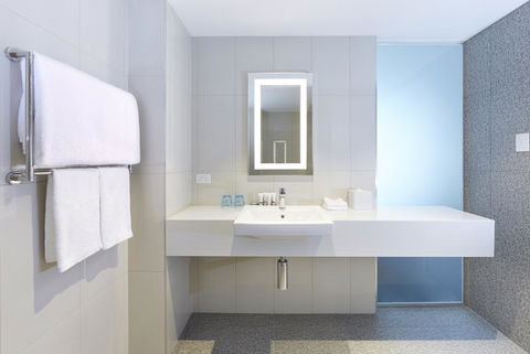 Holiday Inn Express Brisbane Central, An IHG Hotel - Accommodation Daintree 42