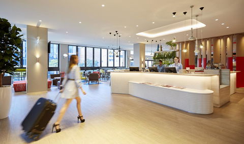 Holiday Inn Express Brisbane Central, An IHG Hotel - Accommodation Daintree 0