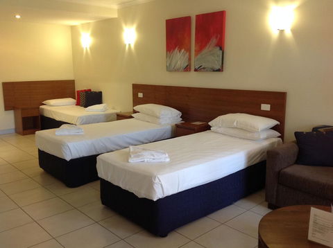 Cairns Queenslander Hotel & Apartments - Accommodation Daintree 28