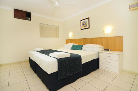 Cairns Queenslander Hotel & Apartments - Accommodation Daintree 18
