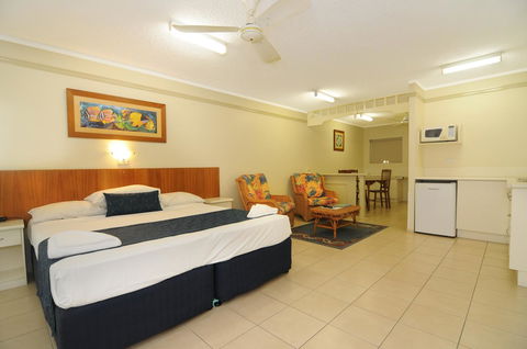 Cairns Queenslander Hotel & Apartments - Accommodation Daintree 22