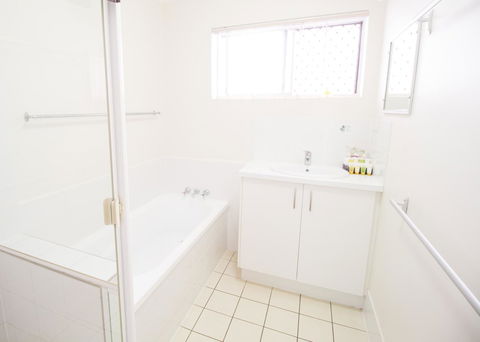 Aabon Apartments & Motel - Accommodation Daintree 21