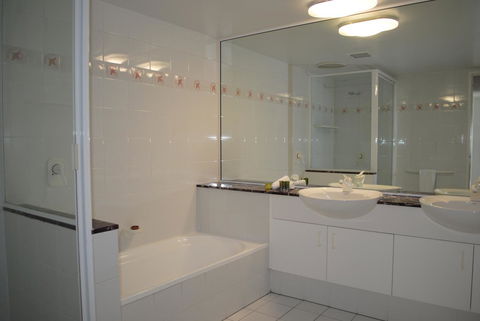 BeachView Apartments At Villa Paradiso - Accommodation Daintree 5