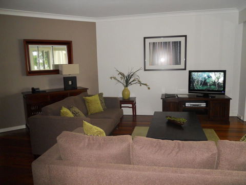 BeachView Apartments At Villa Paradiso - Accommodation Daintree 9