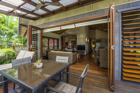 Pure Magnetic Villa 4 - Accommodation Daintree 1