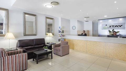 Oaks Brisbane River City Suites - Accommodation Daintree 4