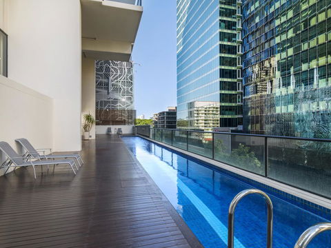 Oaks Brisbane River City Suites - Accommodation Daintree 5