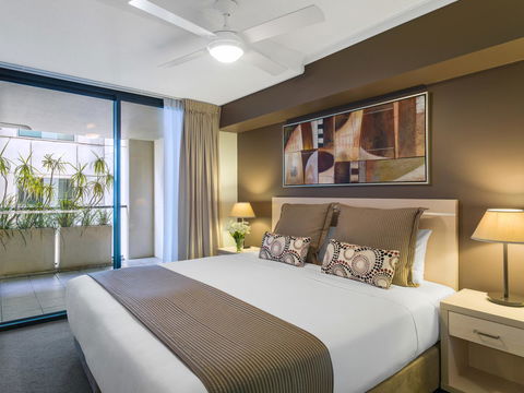 Oaks Brisbane River City Suites - Accommodation Daintree 6