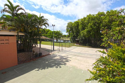 Windmill Motel & Events Centre - Accommodation Daintree 10