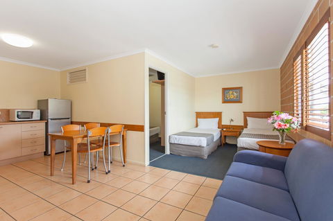 Windmill Motel & Events Centre - Accommodation Daintree 2
