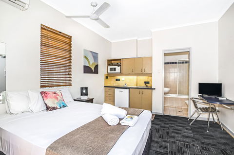 City Palms Brisbane - Accommodation Daintree 3