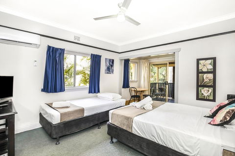 City Palms Brisbane - Accommodation Daintree 24