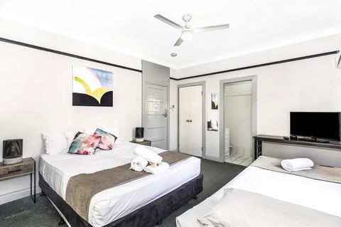 City Palms Brisbane - Accommodation Daintree 16