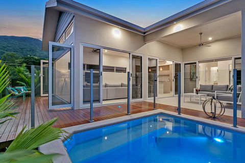 Oceans Edge Holiday Home - Accommodation Daintree 0