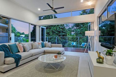Oceans Edge Holiday Home - Accommodation Daintree 2