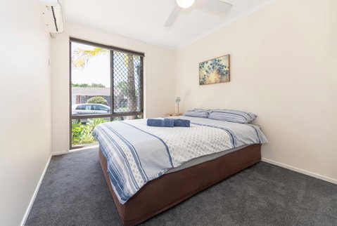 Waterfront Theme Park Getaway - Accommodation Daintree 10