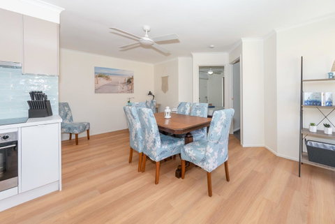 Waterfront Theme Park Getaway - Accommodation Daintree 5