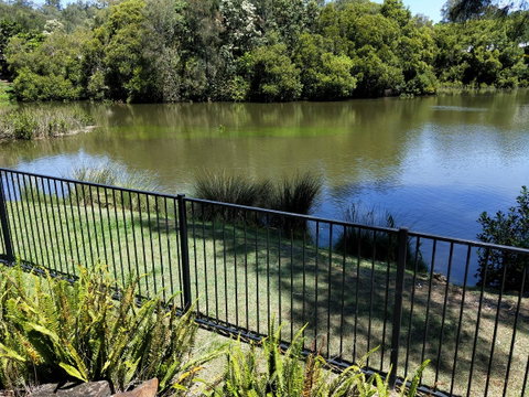 Waterfront Theme Park Getaway - Accommodation Daintree 22
