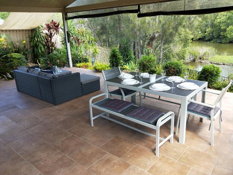 Waterfront Theme Park Getaway - Accommodation Daintree 14