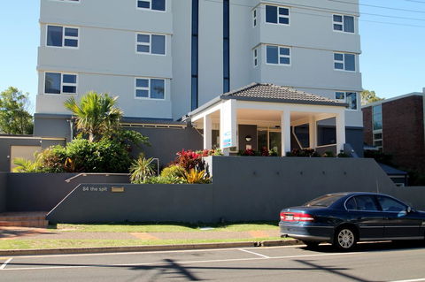 84 The Spit Holiday Apartments - Accommodation Daintree 26