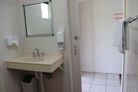 YAL Cairns - A Motel That Makes A Difference - Accommodation Daintree 20