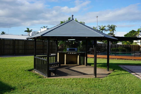 YAL Cairns - A Motel That Makes A Difference - Accommodation Daintree 7