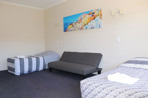 YAL Cairns - A Motel That Makes A Difference - Accommodation Daintree 23