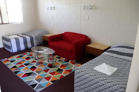 YAL Cairns - A Motel That Makes A Difference - Accommodation Daintree 3