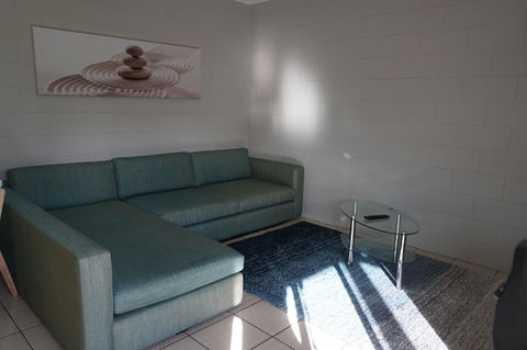 YAL Cairns - A Motel That Makes A Difference - Accommodation Daintree 22