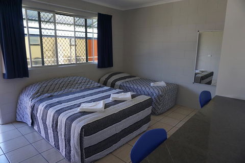 YAL Cairns - A Motel That Makes A Difference - Accommodation Daintree 30
