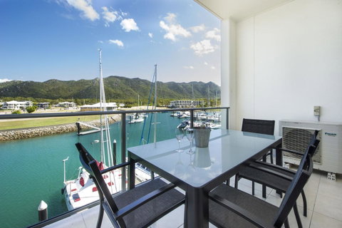Blue On Blue Studio Room 1322 - Accommodation Daintree 1