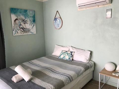 Location! 2BR Town View Unit In Centre Of Airlie. - Accommodation Daintree 22