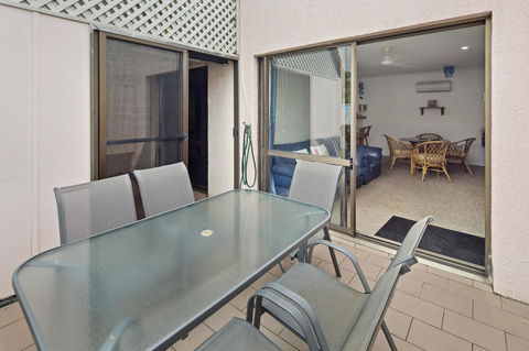 Location! 2BR Town View Unit In Centre Of Airlie. - Accommodation Daintree 17