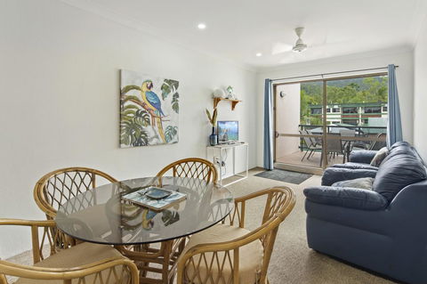 Location! 2BR Town View Unit In Centre Of Airlie. - Accommodation Daintree 15