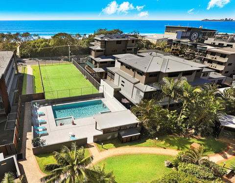 Majorca Isle Beachside Resort - Accommodation Daintree 0