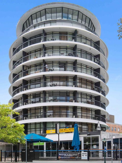 Madison Tower Mill Hotel - Accommodation Daintree 0
