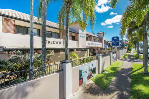 Cairns City Palms - Accommodation Daintree 0