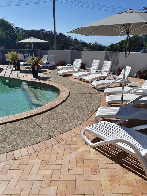 Pandanus Coolum Beach - Accommodation Daintree 2