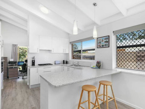 Beautiful Home- Walk To Beach-Short Drive To Noosa - Accommodation Daintree 0