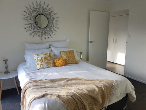 Beautiful Home- Walk To Beach-Short Drive To Noosa - Accommodation Daintree 4