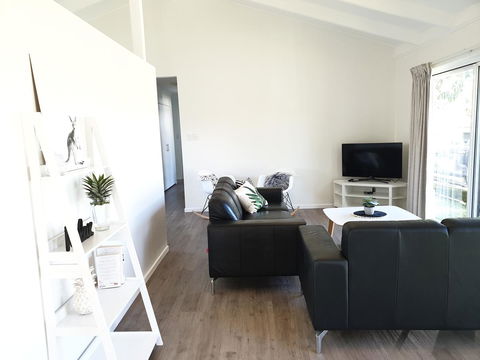 Beautiful Home- Walk To Beach-Short Drive To Noosa - Accommodation Daintree 1