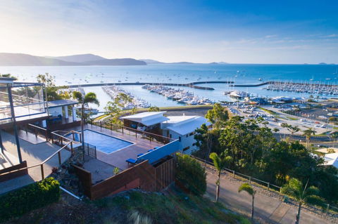 Nautilus On The Hill - Airlie Beach - Accommodation Daintree 0