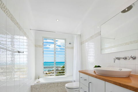 Nautilus On The Hill - Airlie Beach - Accommodation Daintree 23