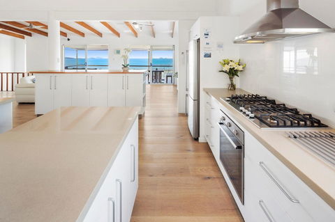 Nautilus On The Hill - Airlie Beach - Accommodation Daintree 28