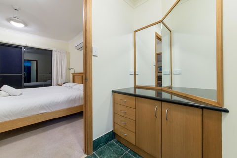 Paradise Penthouse At Waves - Airlie Beach - Accommodation Daintree 23