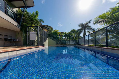Paradise Penthouse At Waves - Airlie Beach - Accommodation Daintree 1