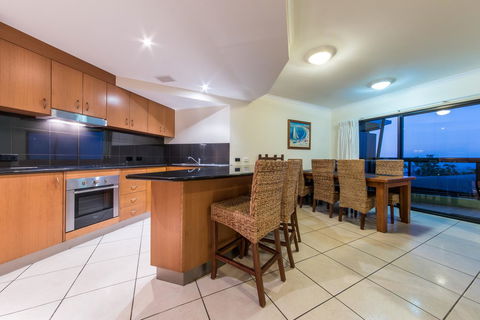 Paradise Penthouse At Waves - Airlie Beach - Accommodation Daintree 4