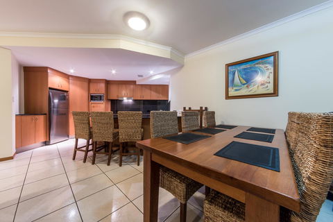 Paradise Penthouse At Waves - Airlie Beach - Accommodation Daintree 5
