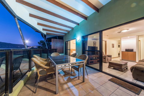 Paradise Penthouse At Waves - Airlie Beach - Accommodation Daintree 27
