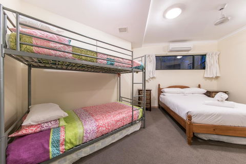 Paradise Penthouse At Waves - Airlie Beach - Accommodation Daintree 17